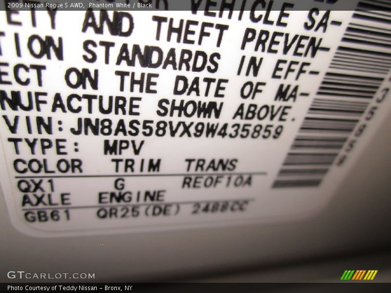 Phantom White / Black 2009 Nissan Rogue S AWD