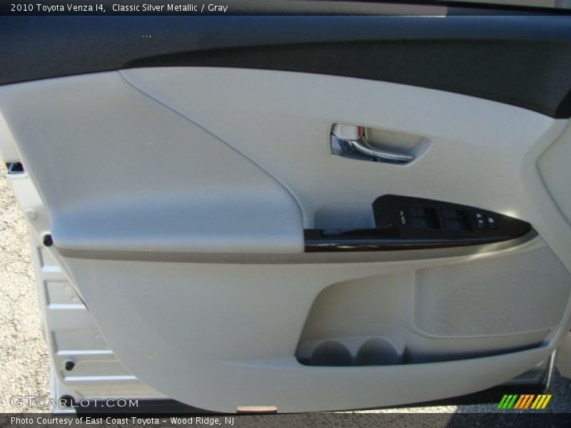 Classic Silver Metallic / Gray 2010 Toyota Venza I4