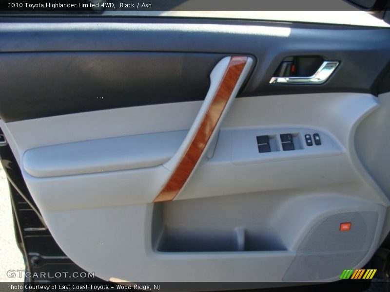 Black / Ash 2010 Toyota Highlander Limited 4WD