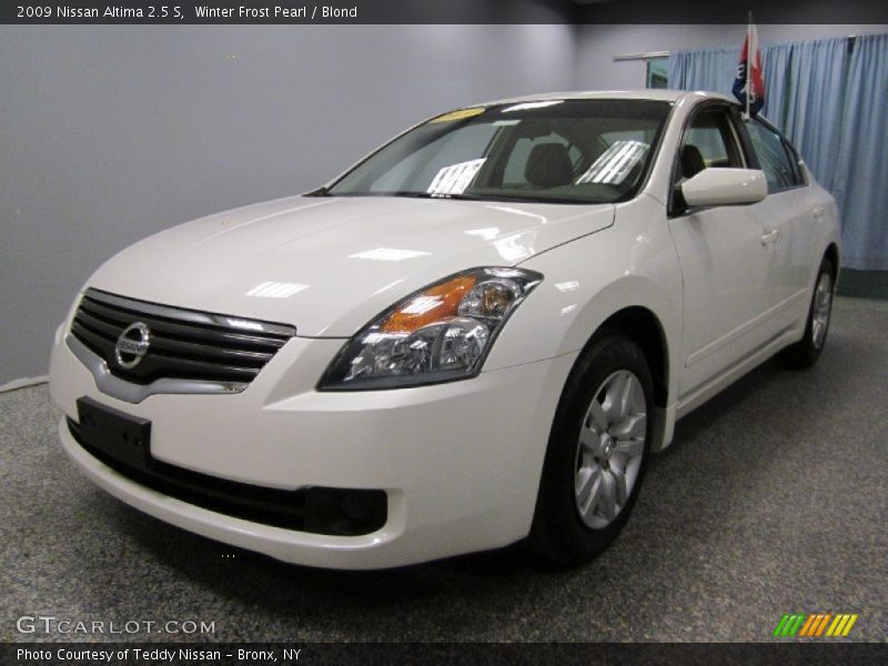 Winter Frost Pearl / Blond 2009 Nissan Altima 2.5 S