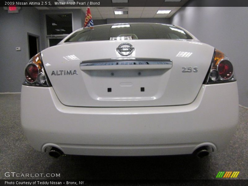 Winter Frost Pearl / Blond 2009 Nissan Altima 2.5 S