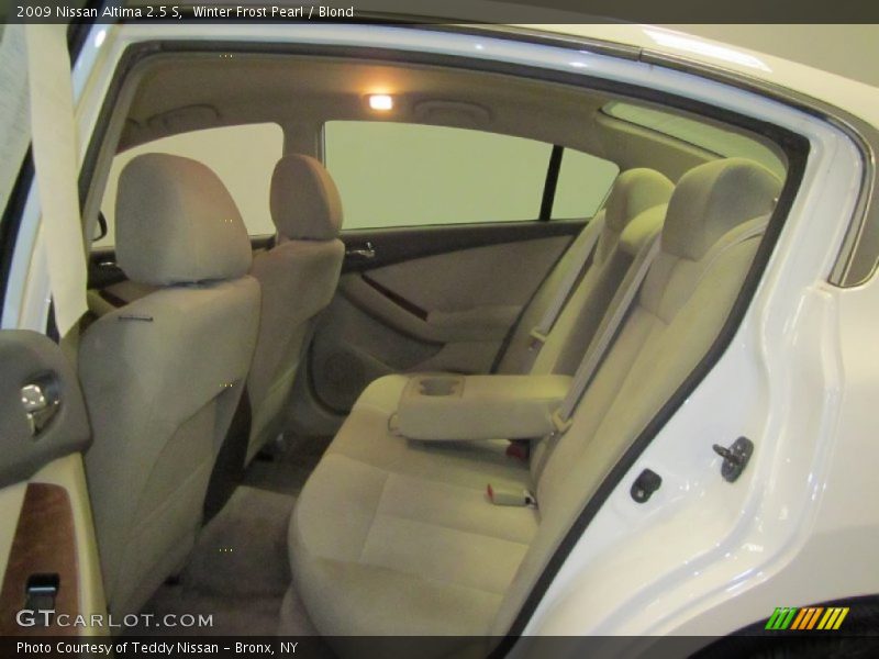Winter Frost Pearl / Blond 2009 Nissan Altima 2.5 S