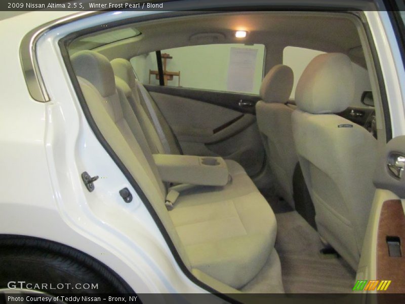 Winter Frost Pearl / Blond 2009 Nissan Altima 2.5 S