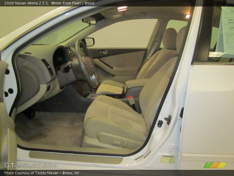 Winter Frost Pearl / Blond 2009 Nissan Altima 2.5 S