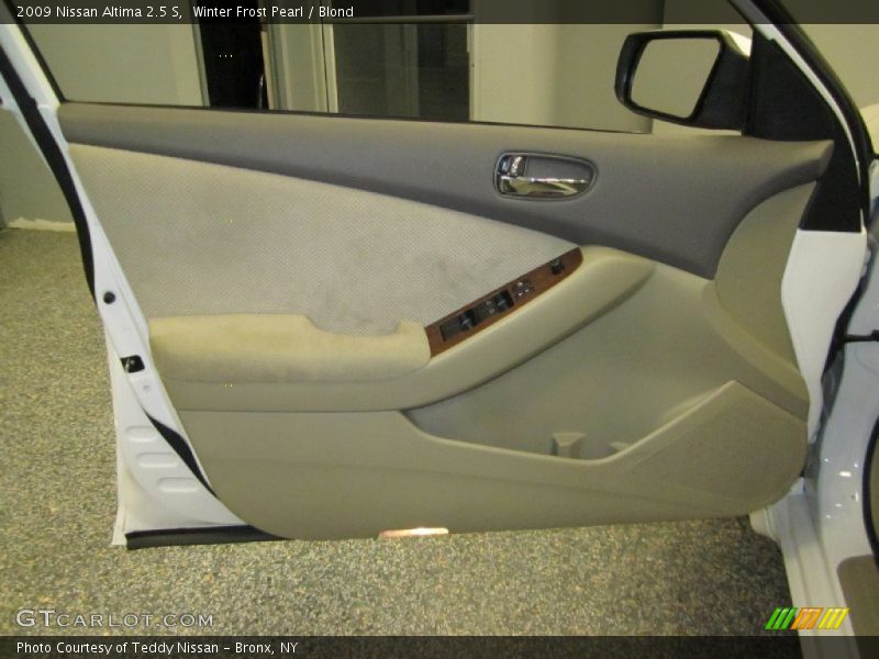 Winter Frost Pearl / Blond 2009 Nissan Altima 2.5 S