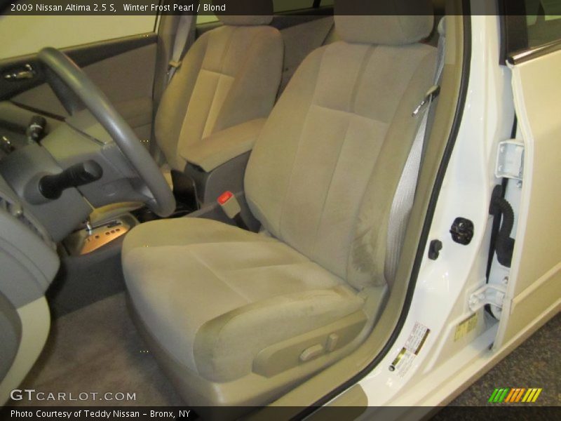 Winter Frost Pearl / Blond 2009 Nissan Altima 2.5 S