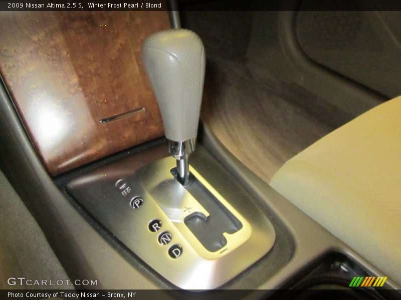 Winter Frost Pearl / Blond 2009 Nissan Altima 2.5 S