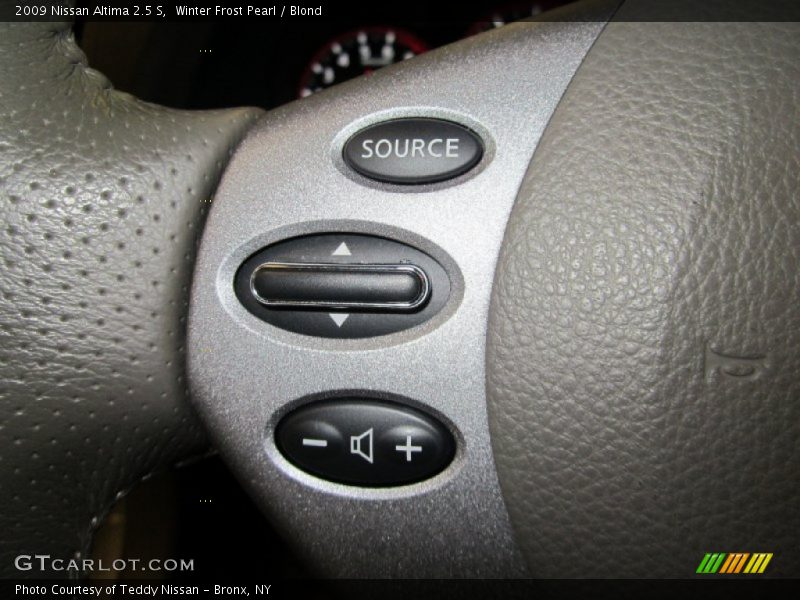 Winter Frost Pearl / Blond 2009 Nissan Altima 2.5 S