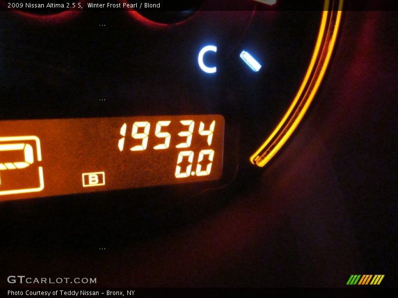 Winter Frost Pearl / Blond 2009 Nissan Altima 2.5 S