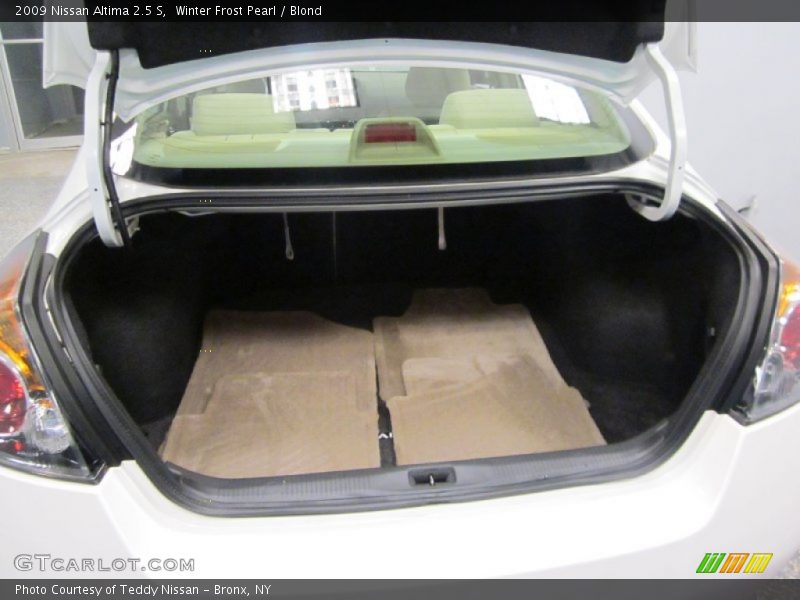 Winter Frost Pearl / Blond 2009 Nissan Altima 2.5 S
