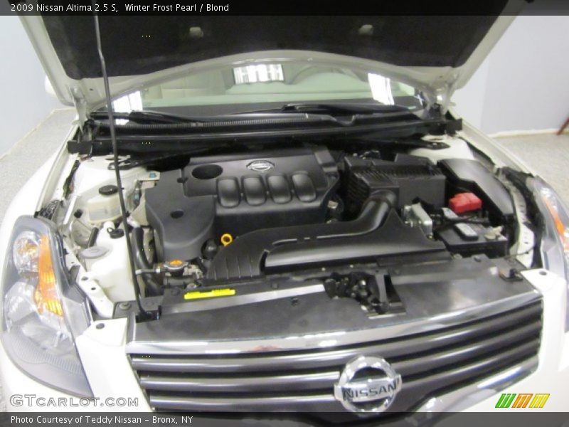 Winter Frost Pearl / Blond 2009 Nissan Altima 2.5 S