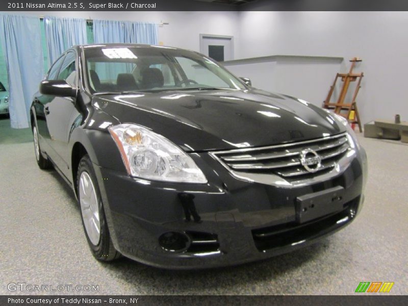 Super Black / Charcoal 2011 Nissan Altima 2.5 S