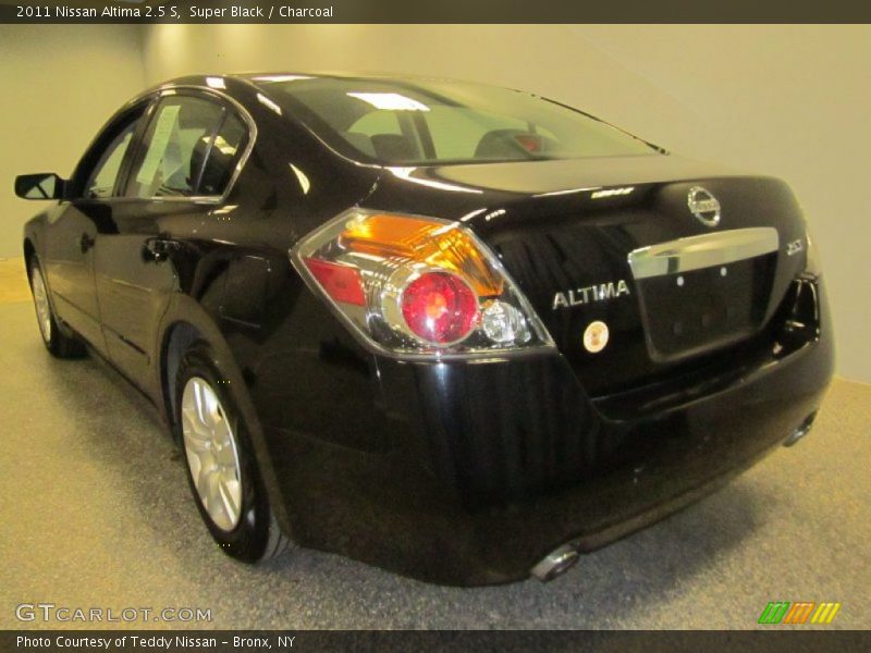 Super Black / Charcoal 2011 Nissan Altima 2.5 S