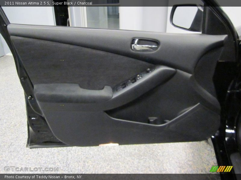 Super Black / Charcoal 2011 Nissan Altima 2.5 S