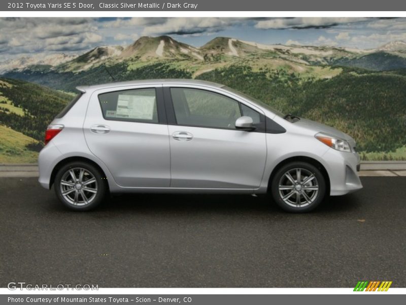 Classic Silver Metallic / Dark Gray 2012 Toyota Yaris SE 5 Door