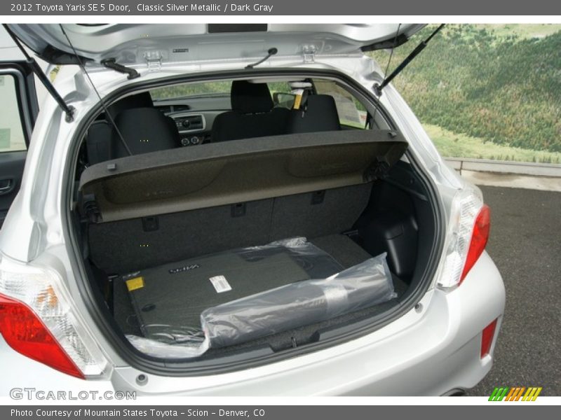 Classic Silver Metallic / Dark Gray 2012 Toyota Yaris SE 5 Door
