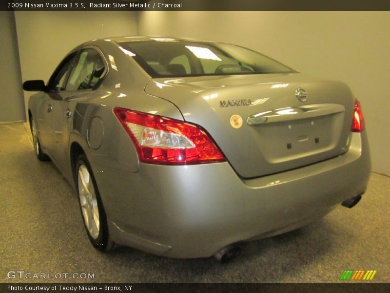 Radiant Silver Metallic / Charcoal 2009 Nissan Maxima 3.5 S