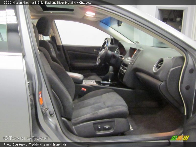 Radiant Silver Metallic / Charcoal 2009 Nissan Maxima 3.5 S