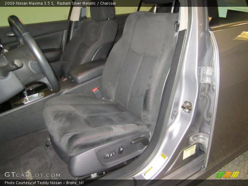 Radiant Silver Metallic / Charcoal 2009 Nissan Maxima 3.5 S