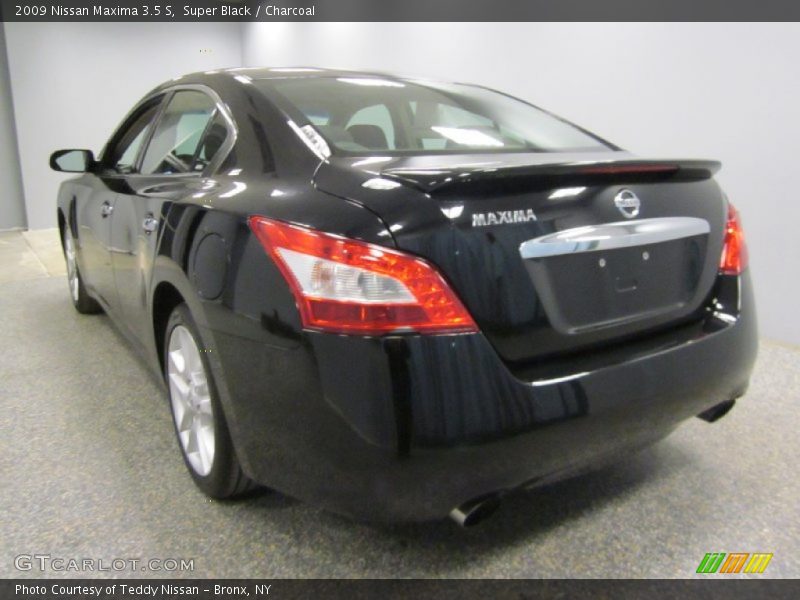 Super Black / Charcoal 2009 Nissan Maxima 3.5 S