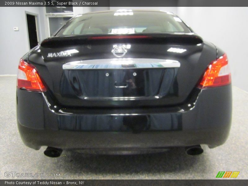 Super Black / Charcoal 2009 Nissan Maxima 3.5 S