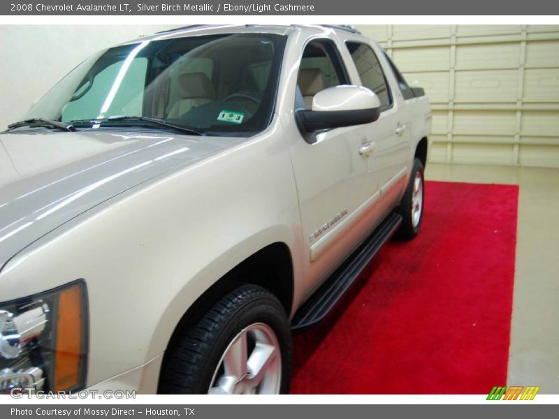 Silver Birch Metallic / Ebony/Light Cashmere 2008 Chevrolet Avalanche LT