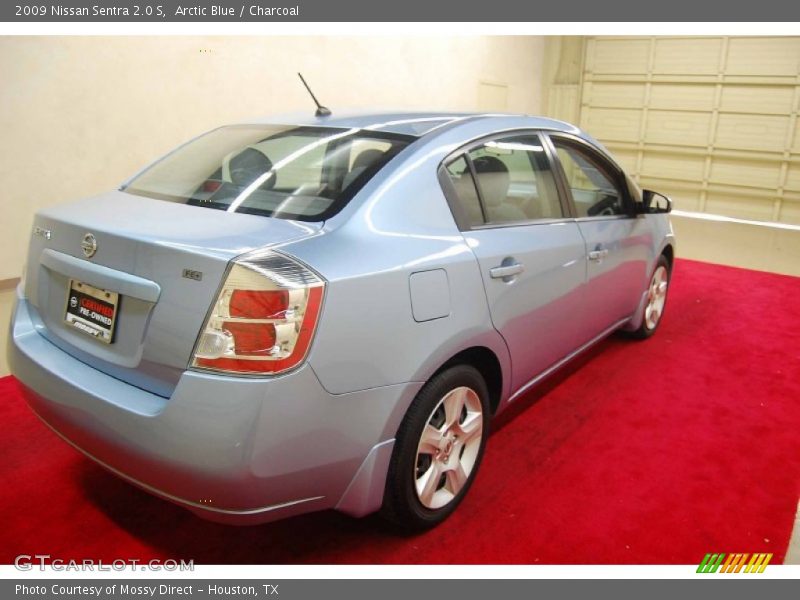 Arctic Blue / Charcoal 2009 Nissan Sentra 2.0 S