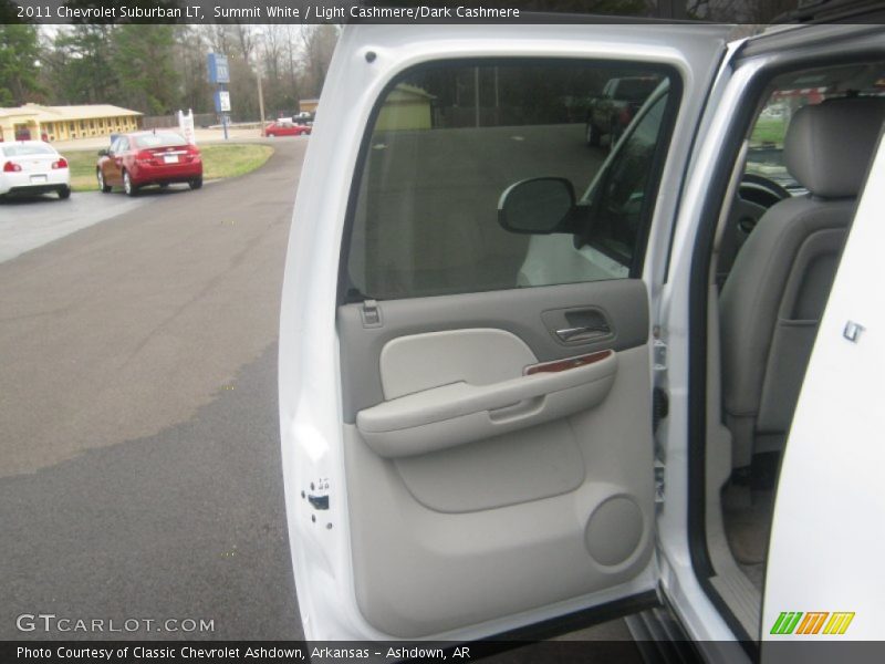 Summit White / Light Cashmere/Dark Cashmere 2011 Chevrolet Suburban LT
