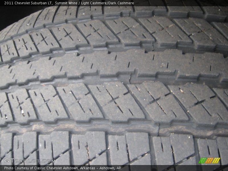 Summit White / Light Cashmere/Dark Cashmere 2011 Chevrolet Suburban LT