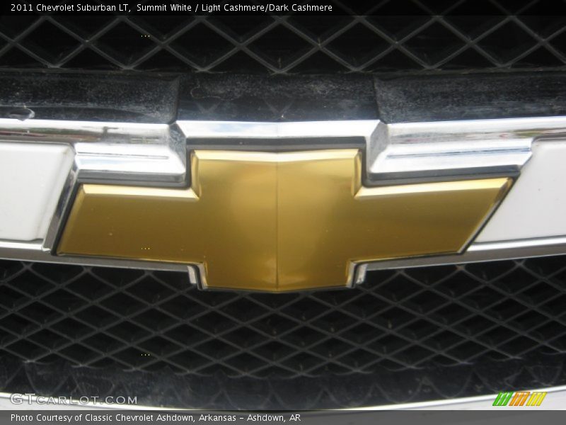 Summit White / Light Cashmere/Dark Cashmere 2011 Chevrolet Suburban LT