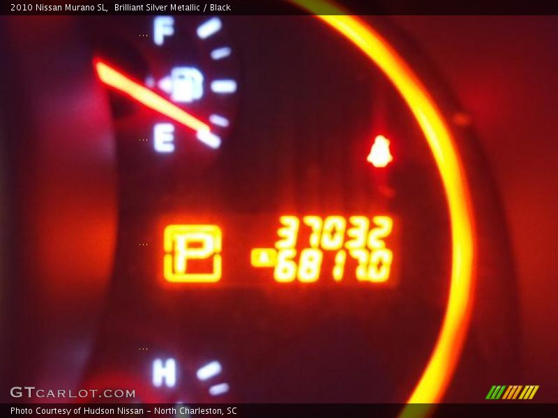 Brilliant Silver Metallic / Black 2010 Nissan Murano SL