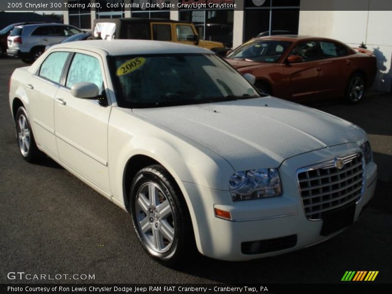 Cool Vanilla / Dark Slate Gray/Light Graystone 2005 Chrysler 300 Touring AWD
