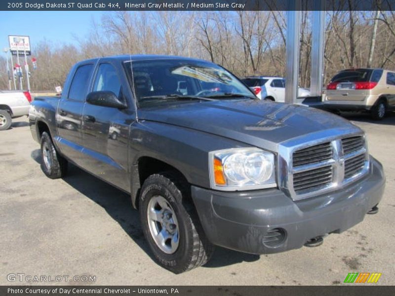 Mineral Gray Metallic / Medium Slate Gray 2005 Dodge Dakota ST Quad Cab 4x4