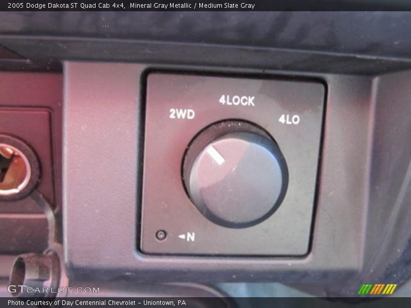 Mineral Gray Metallic / Medium Slate Gray 2005 Dodge Dakota ST Quad Cab 4x4