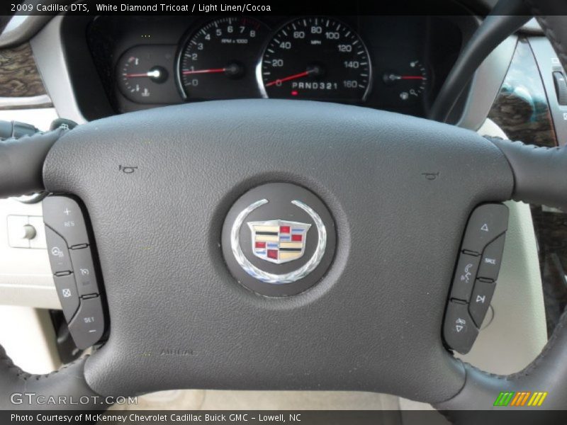 White Diamond Tricoat / Light Linen/Cocoa 2009 Cadillac DTS