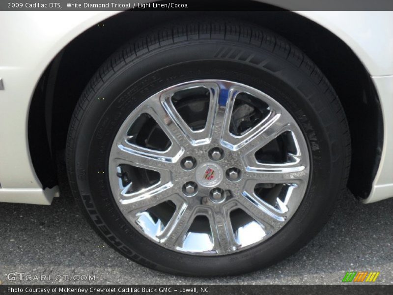 White Diamond Tricoat / Light Linen/Cocoa 2009 Cadillac DTS
