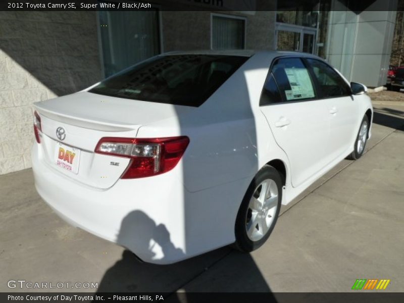 Super White / Black/Ash 2012 Toyota Camry SE