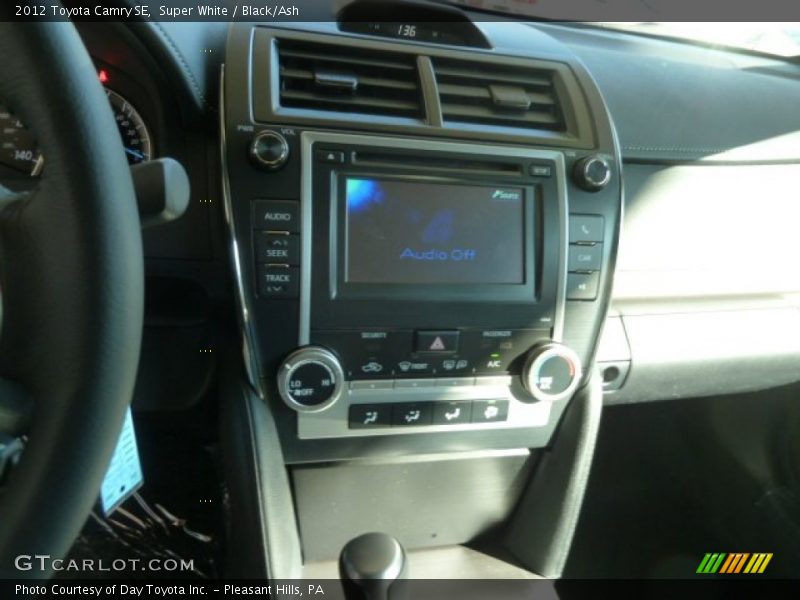 Super White / Black/Ash 2012 Toyota Camry SE