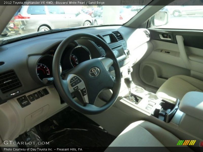 Blizzard White Pearl / Sand Beige 2012 Toyota Highlander V6 4WD