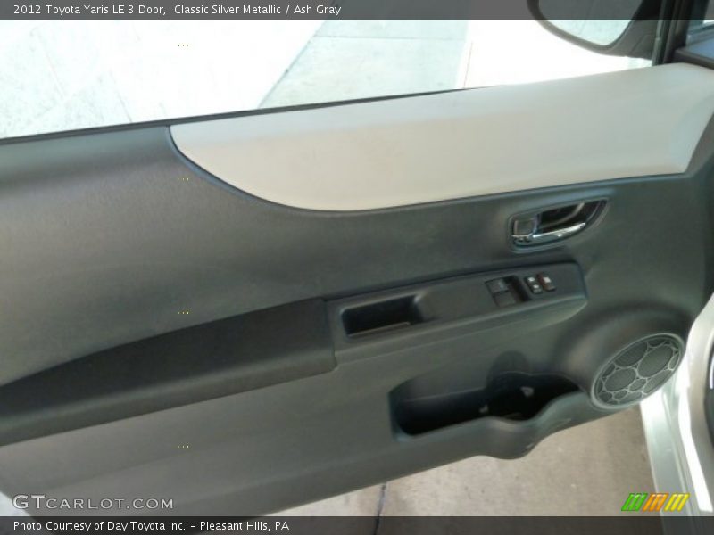 Classic Silver Metallic / Ash Gray 2012 Toyota Yaris LE 3 Door