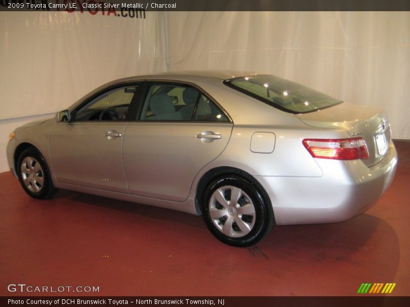 Classic Silver Metallic / Charcoal 2009 Toyota Camry LE