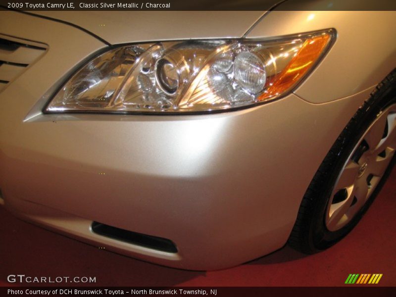 Classic Silver Metallic / Charcoal 2009 Toyota Camry LE