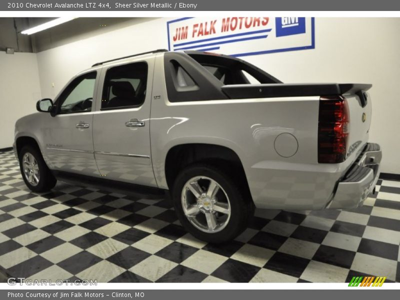 Sheer Silver Metallic / Ebony 2010 Chevrolet Avalanche LTZ 4x4