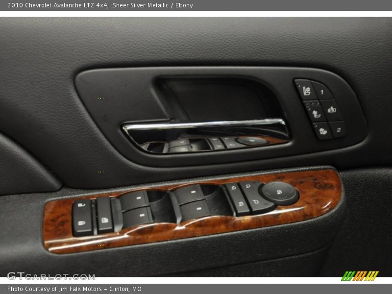 Sheer Silver Metallic / Ebony 2010 Chevrolet Avalanche LTZ 4x4