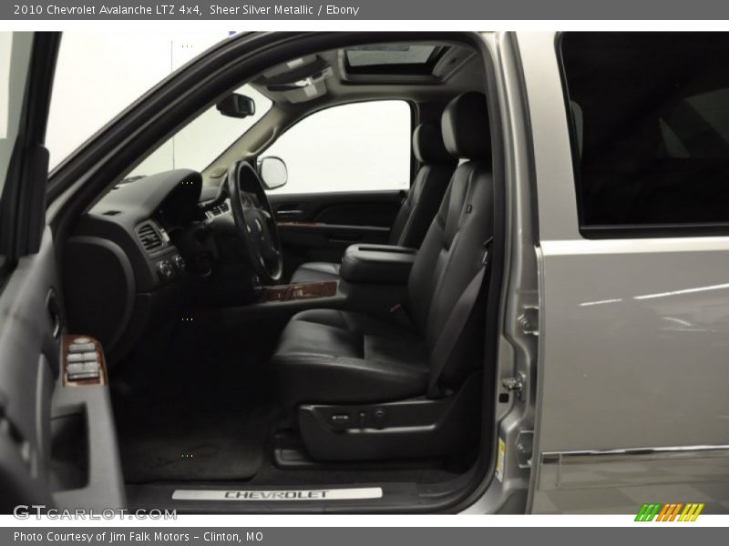 Sheer Silver Metallic / Ebony 2010 Chevrolet Avalanche LTZ 4x4