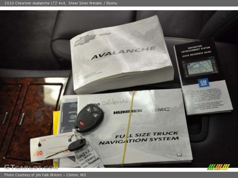 Sheer Silver Metallic / Ebony 2010 Chevrolet Avalanche LTZ 4x4