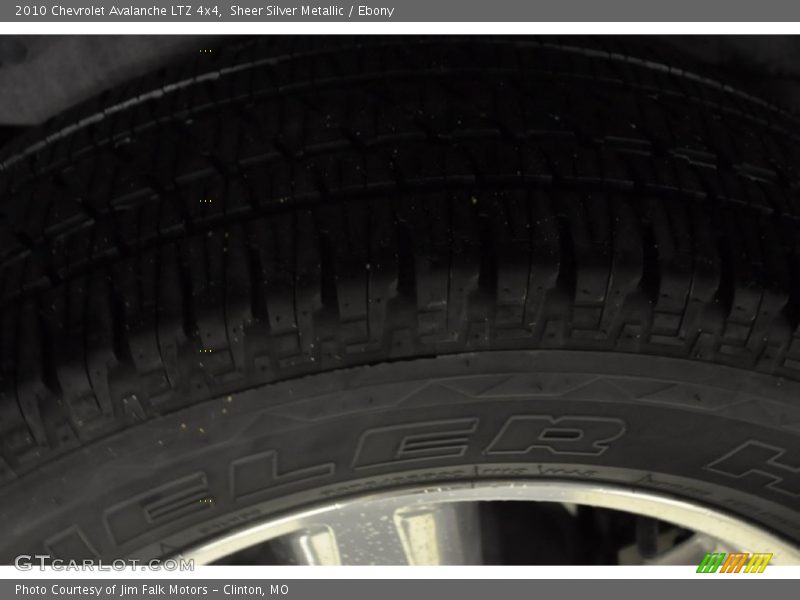 Sheer Silver Metallic / Ebony 2010 Chevrolet Avalanche LTZ 4x4