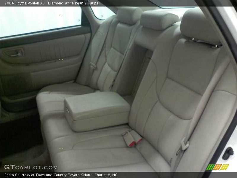 Diamond White Pearl / Taupe 2004 Toyota Avalon XL