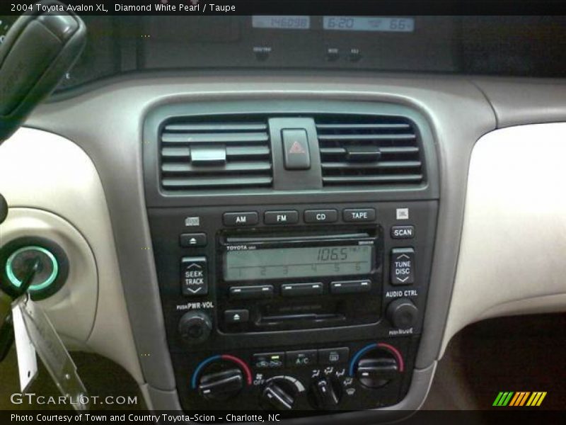 Diamond White Pearl / Taupe 2004 Toyota Avalon XL