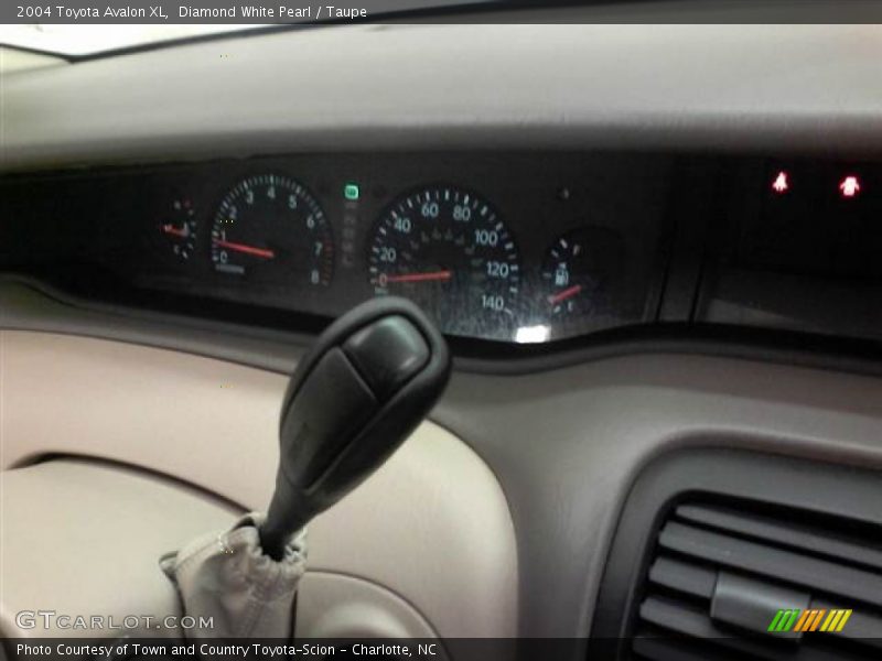 Diamond White Pearl / Taupe 2004 Toyota Avalon XL
